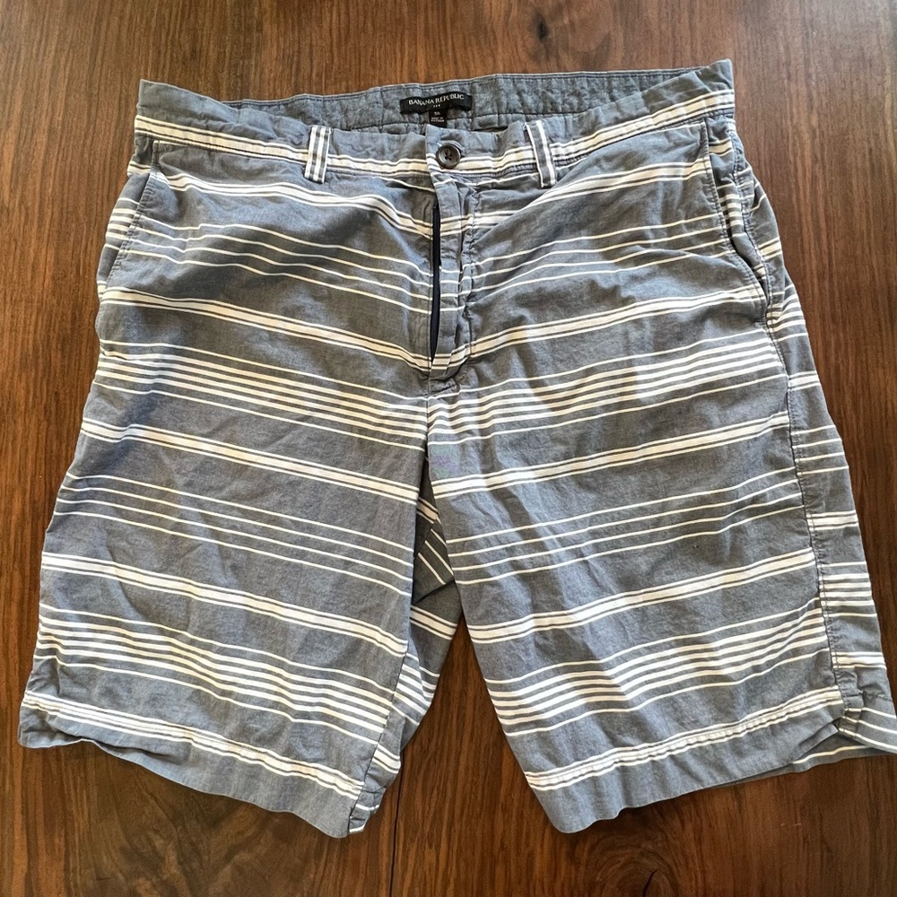 Banana Republic Shorts-Men's Size 36